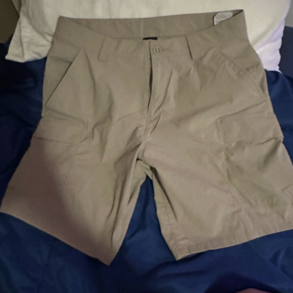 Under Armour Tan Cargo Shorts Classic Design